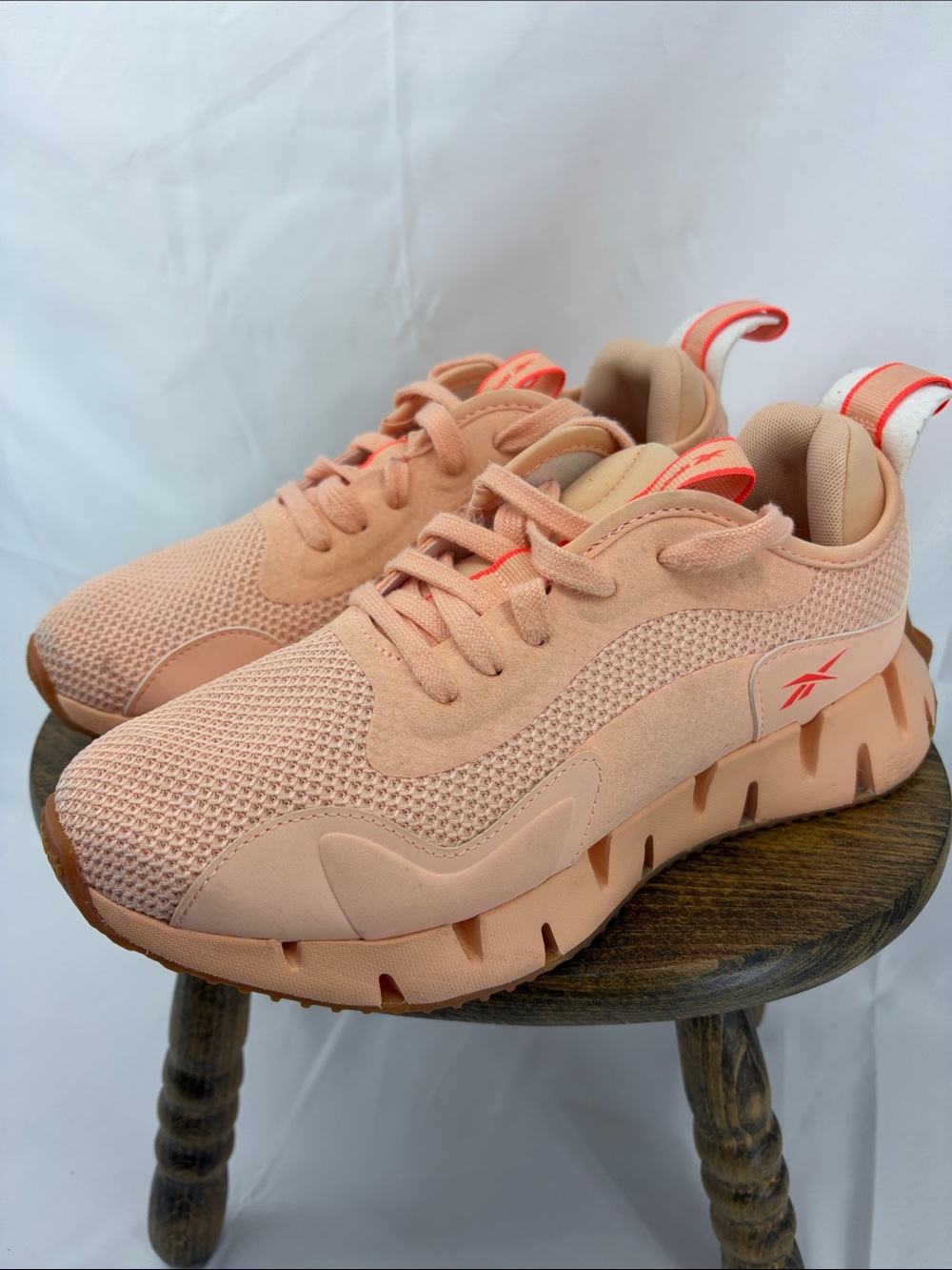 Reebok Womens Zig Dynamic Aura Orange / Peach Mesh Sneakers Running Shoes, sz 8